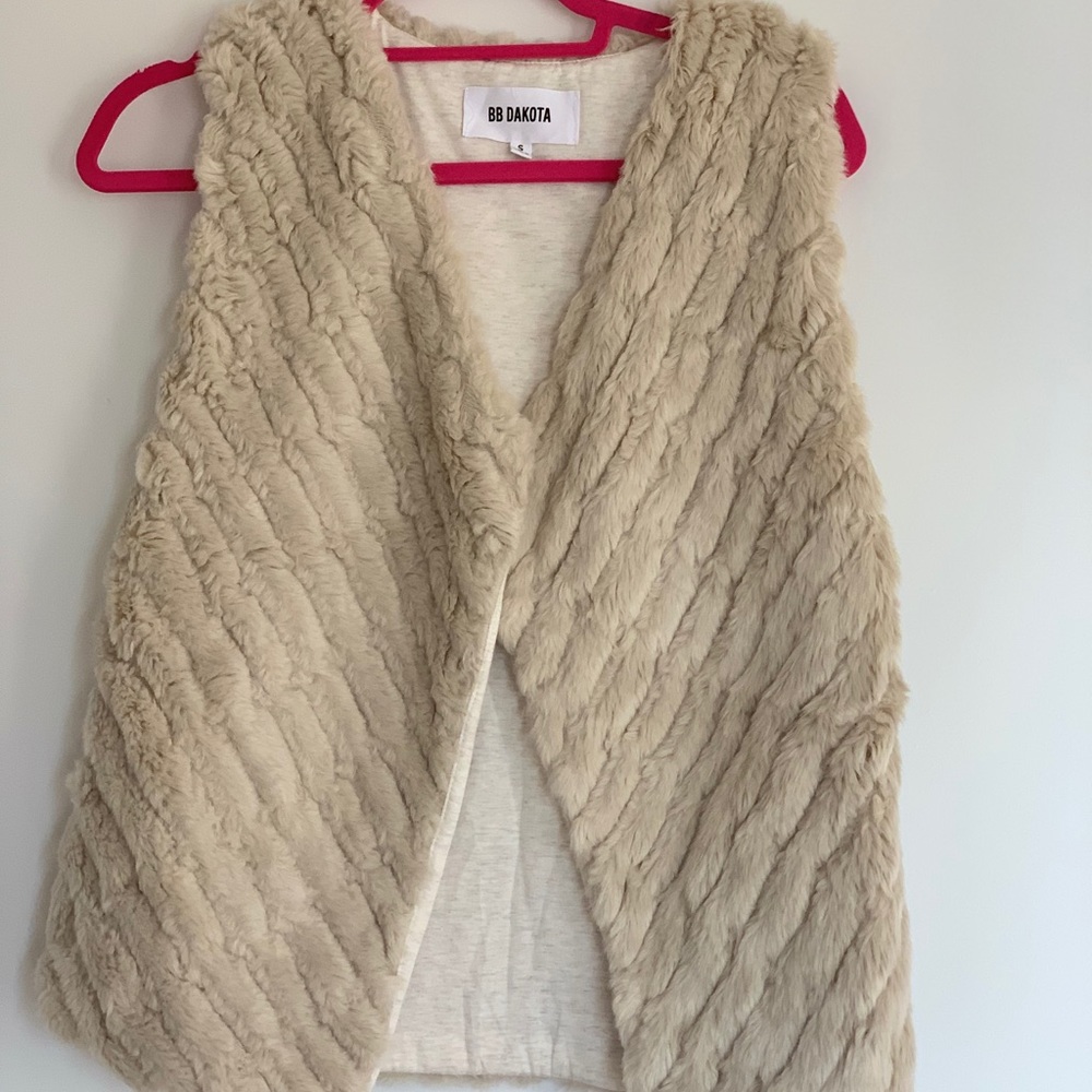 Faux fur vest! Tags still attached!